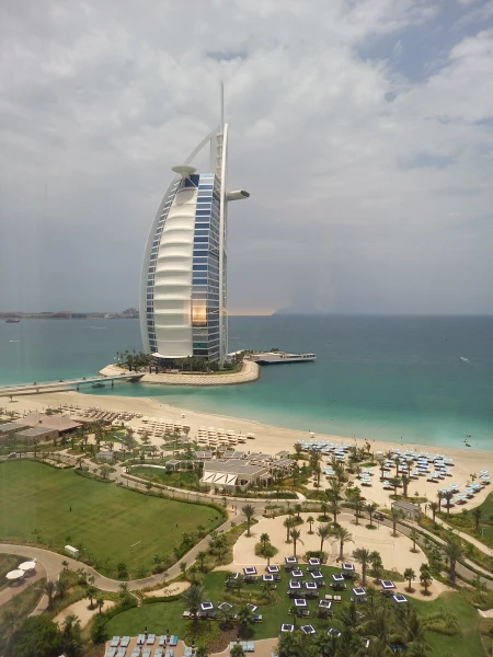 Dubai-Metropole, Wüste & Meer