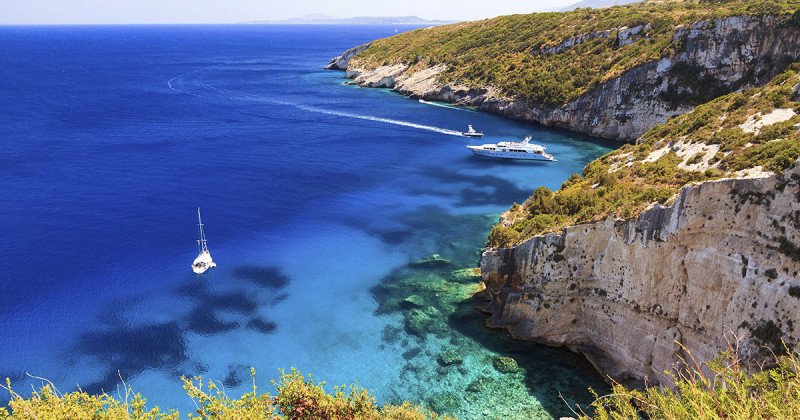 Melissa Memedov background