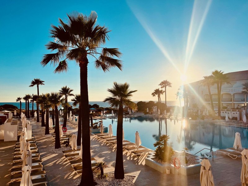 Sascha Peters background